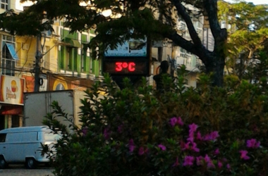 O termômetro da Alberto Braune marcando 3 graus às 7h desta terça-feira (Foto da leitora Vera Barcellos)
