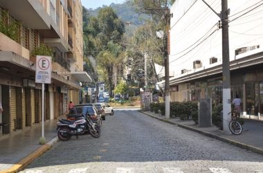 A Rua Galeano das Neves, que será interdita para a obra (Foto: Leo Arturius)