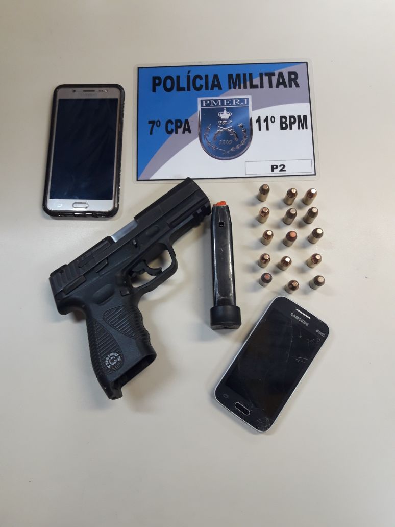 Pistola que teria sido usada no crime foi encontrada com o acusado no Santo André (Foto: 11º BPM)