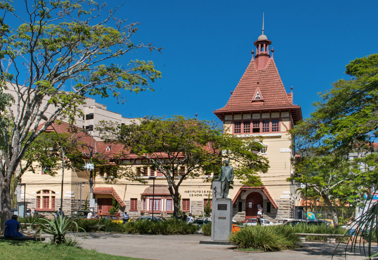 Ienf, colégio da rede estadual de ensino (Foto: Arquivo A VOZ DA SERRA)