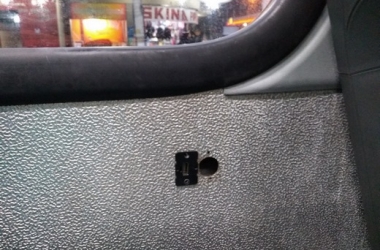 Entrada USB de um ônibus inutilizada (Foto: Guilherme Alt)