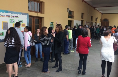 Filas para votar no Colégio Nossa Senhora das Dores neste domingo (Foto: Adriana Oliveira)