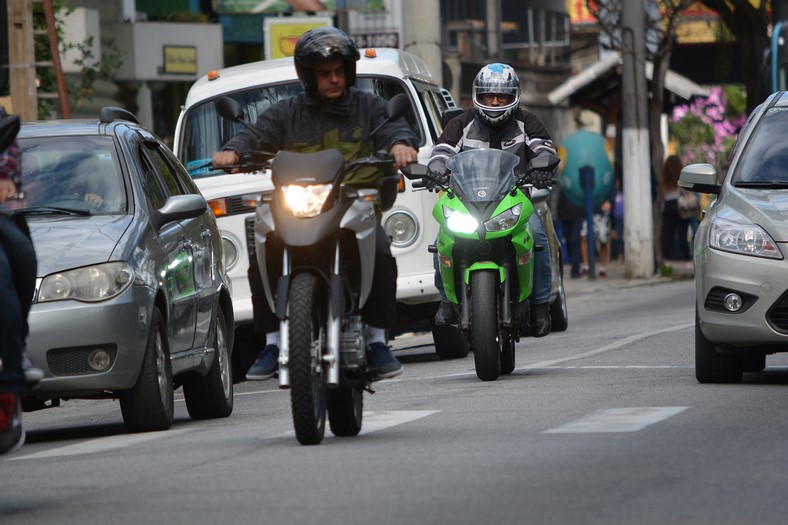 Motocicletas transitando em Friburgo (Arquivo AVS)