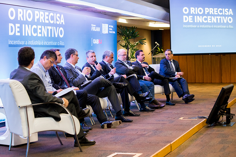 O evento foi promovido ontem no Rio de Janeiro e reuniu autoridades (Foto: Renata Mello)