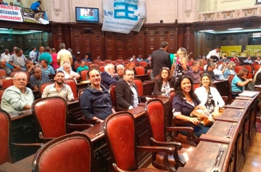 Os membros do comitê no plenário (Divulgação)