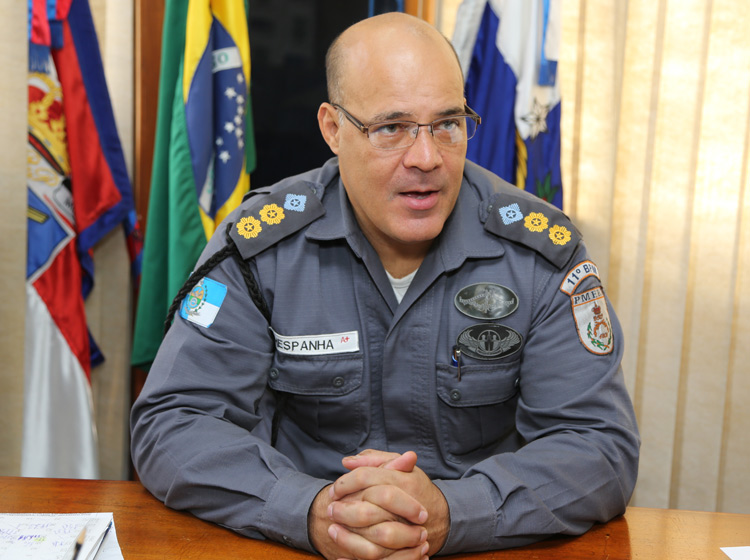 O comandante do 11º BPM, coronel Carlos Hespanhat, é o agraciado deste ano com a Comenda Barão de Nova Friburgo, a mais alta distinção concedida pelo Legislativo friburguense