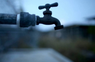 Abastecimento de água é interrompido em 15 bairros em pleno Natal