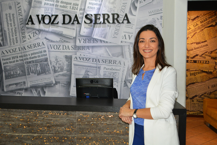 Ilona Szabó na sde da VOZ DA SERRA (Foto:  Henrique Pinheiro)