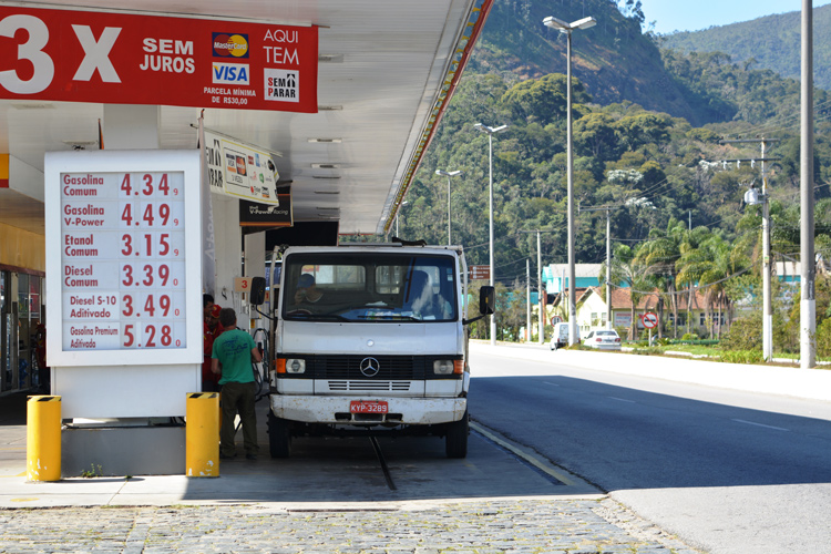 A gasolina mais cara dentre os 8 postos visitados, a do posto Shell do Bairro Ypu, empatada com BR da Av. Euterpe (Foto: Leo Arturius)
