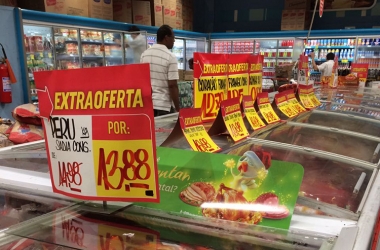 Em 2015 o peru variava entre R$ 14,98 a R$ 20,99 o quilo. Este ano, custa entre R$ 13,88 e R$ 18,60 o quilo (Foto: Dayane Emrich)