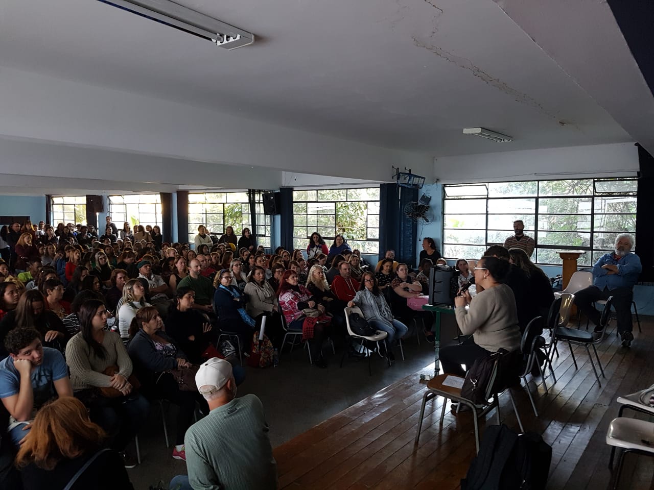 A assembleia dos professores no Jamil nesta terça (Foto: Alerrandre Barros)
