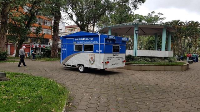 O trailer estacionado junto ao coreto da Getúlio Vargas (Foto: Alerrandre Barros)
