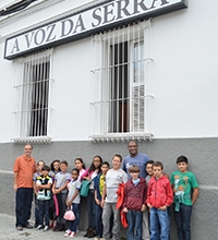 Alunos de São Lourenço visitam A VOZ DA SERRA