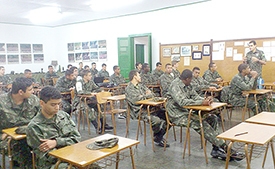 A experiência de 15 anos de infantaria passada aos jovens do Tiro de Guerra