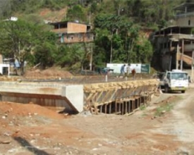 Ponte no Córrego Dantas: DER afirma que parte de terreno  particular terá que ser desapropriado