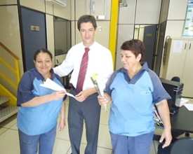 Flores na delegacia