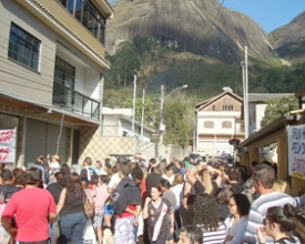 Habitat para a Humanidade faz entrega de 200 kits de ferramentas em Córrego Dantas