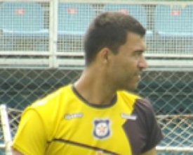 Atacante Thalles é apresentado como reforço do Friburguense para o estadual