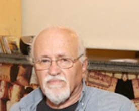 Maurício Siaines em noite de autógrafos na Usina Cultural