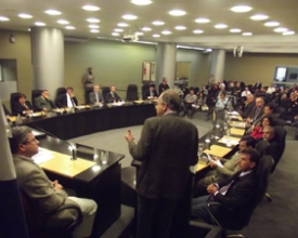 Uerj comemora 20 anos do campus Nova Friburgo em solenidade no Legislativo Municipal