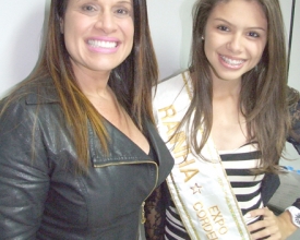 Primeira-dama trajanense homenageia Rainha da Expo Cordeiro 2012