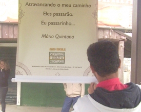 2ª edição do Projeto Leitura Gentileza chega aos pontos de ônibus de Mury