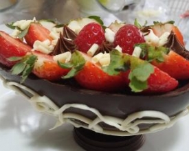 Chocolate artesanal: cozinha de casa garante renda