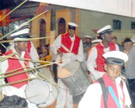 Festival de folias de reis homenageia folião e presidente da AFRC em Floresta 
