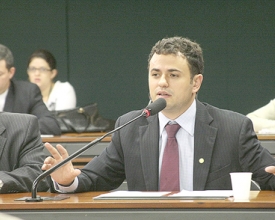 Deputado Glauber convida governador  do Rio para explicar no Congresso corte de verba