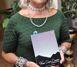 “Vamos caçar cometas”: noite de autógrafos reúne amigos e movimenta a Loja Maçônica
