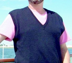 Escritor friburguense participa de feira literária em Angra
