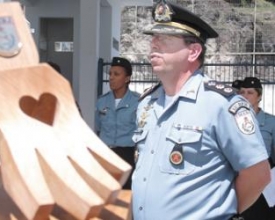 PM reverencia parceiros com Troféu Mão Amiga