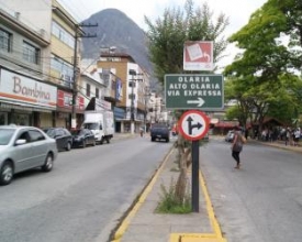 Adolescente é atingido por tiro em um bar em Olaria