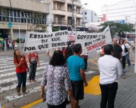 Protesto de moradores de São Pedro contra demolições se estendeu até Prefeitura