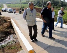 Pezão vistoria pontes em Bom Jardim e Nova Friburgo