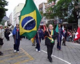 Desfile dos 197 anos de Friburgo movimenta Alberto Braune