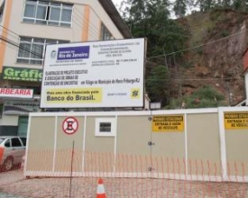 Obras de contenção de encosta, enfim, começam na Vilage