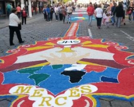 Corpus Christi colore Alberto Braune e atrai milhares de fiéis