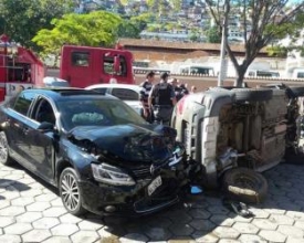 Acidente na Avenida Alberto Braune deixa três feridos