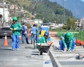 Ciclovias começam a ser construídas na Av. Governador Roberto Silveira