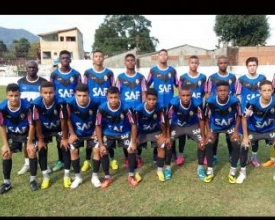 Friburgo vence Petrópolis e joga por empate na Liga Regional