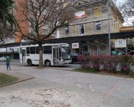 Mais uma mudança no cenário da Praça Dermeval Barbosa Moreira