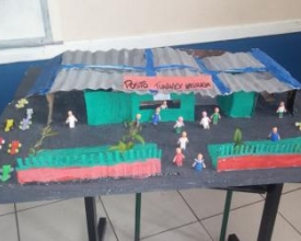 Colégio Dermeval realiza feira 