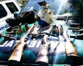 Operação no Parque Estadual dos Três Picos prende quatro pessoas e apreende 29 armas