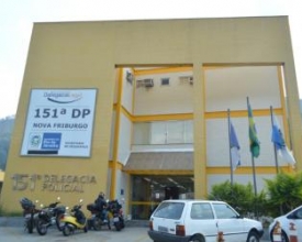 Jovem engole papelotes de cocaína em Olaria e é preso