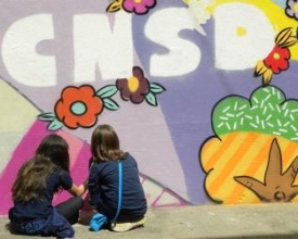Alunos do CNSD transformam parede do colégio em arte