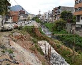 Obras de contenção atrasadas há um ano na Avenida Campesina