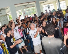 Alvinegros promovem evento com presença de Loco Abreu em Nova Friburgo