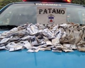 Mais de 1.400 papelotes de cocaína apreendidos no Morro do Dedé