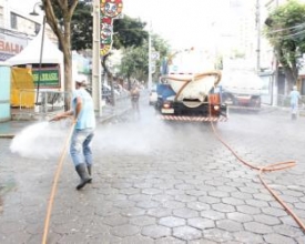 ‭Quase‭ ‬150‭ ‬caminhões de lixo são retirados das ruas no‭ ‬carnaval‭